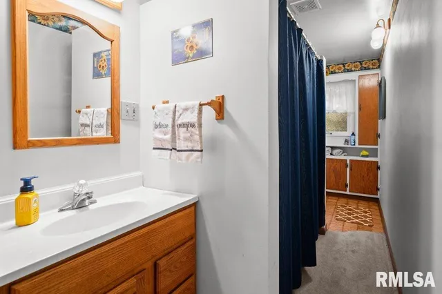 $323,000 | 9821 Highway 150, Coal Valley, IL 61240