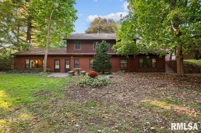 $323,000 | 9821 Highway 150, Coal Valley, IL 61240