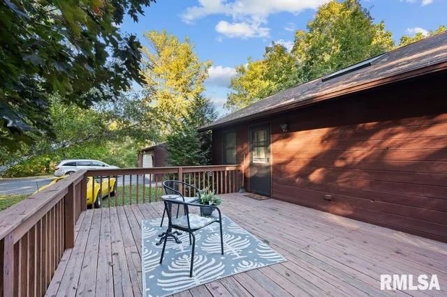 $323,000 | 9821 Highway 150, Coal Valley, IL 61240