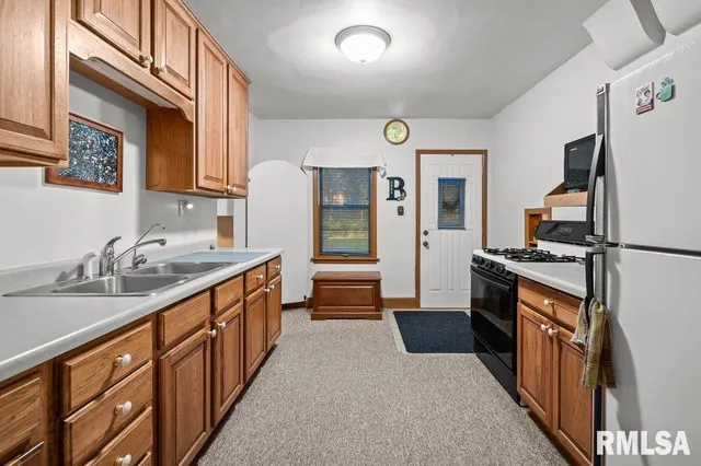 $323,000 | 9821 Highway 150, Coal Valley, IL 61240