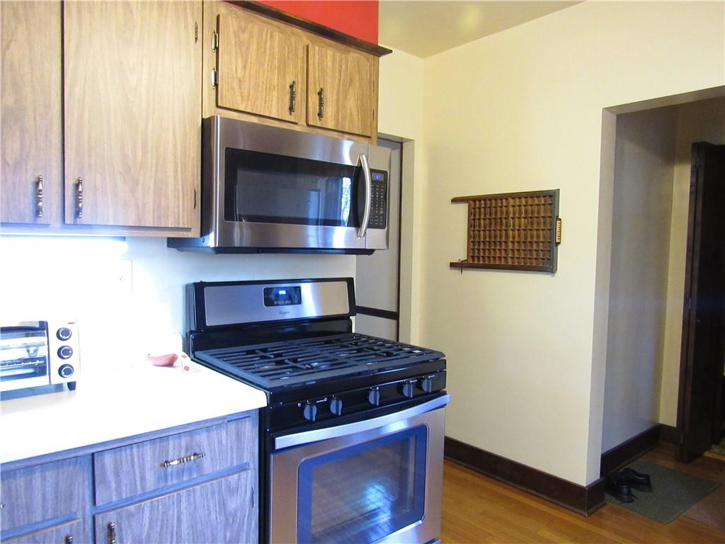 822 Sherwood Road Pittsburgh, PA 15221 - Photo 8 of 15 Gallery Image 8