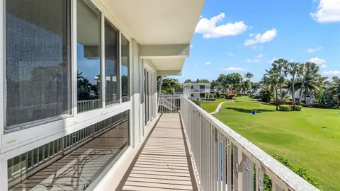 $459,999 | 1221 Hillsboro Mile, Unit 39B, Hillsboro Beach, FL 33062