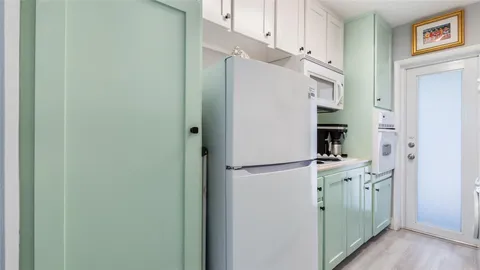 $459,999 | 1221 Hillsboro Mile, Unit 39B, Hillsboro Beach, FL 33062