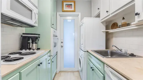 $459,999 | 1221 Hillsboro Mile, Unit 39B, Hillsboro Beach, FL 33062