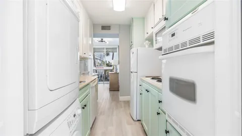 $459,999 | 1221 Hillsboro Mile, Unit 39B, Hillsboro Beach, FL 33062