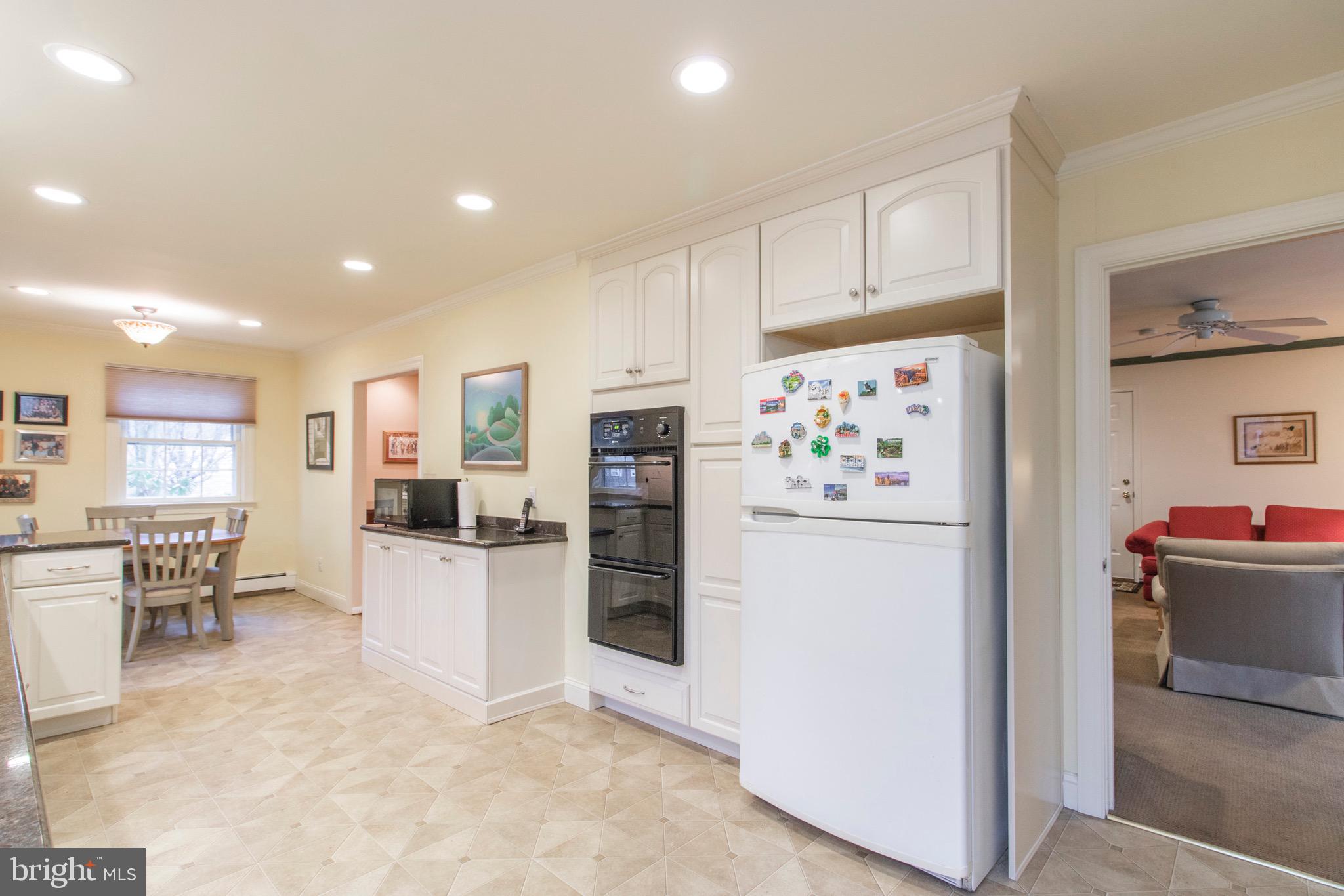 434 Wingate Road Huntingdon Valley, PA 19006 - Photo 11 of 35 Kitchen