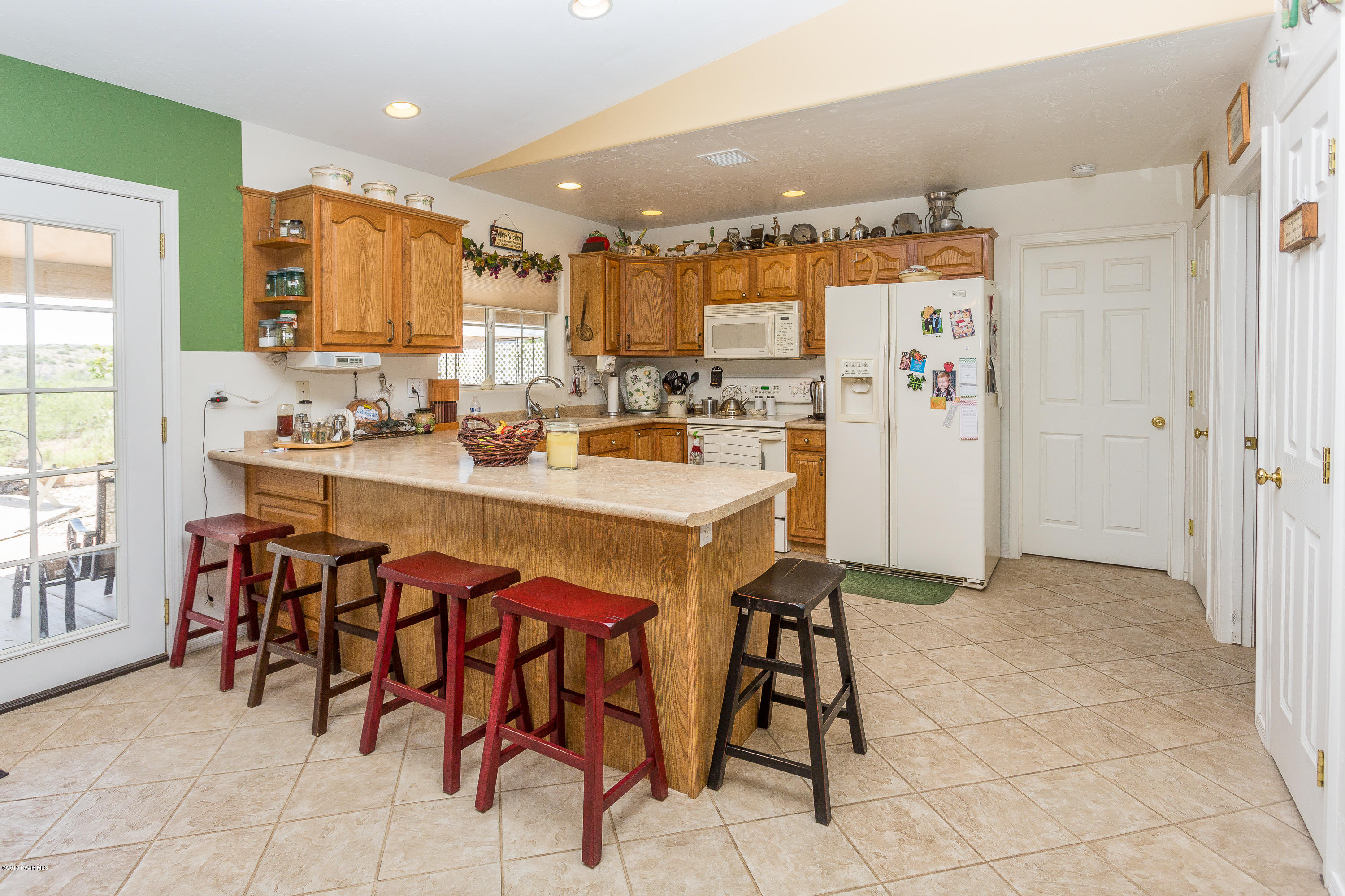 17621 East Trails End Road Mayer, AZ 86333 - Photo 5 of 27 005_Kitchen