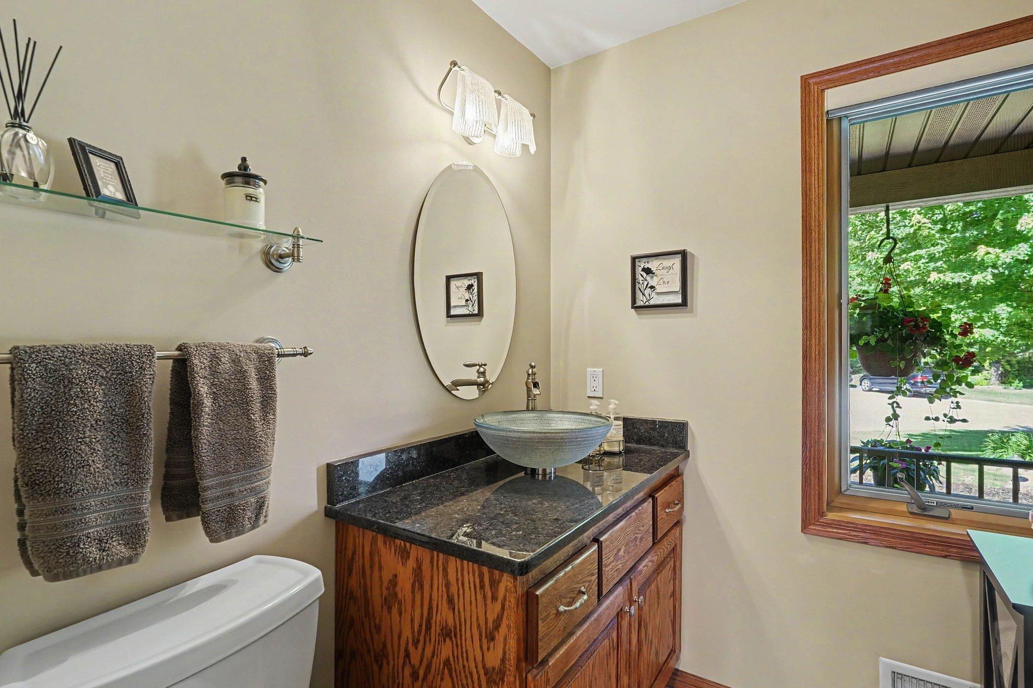 7016 Beacon Circle Eden Prairie, MN 55346 - Photo 15 of 34