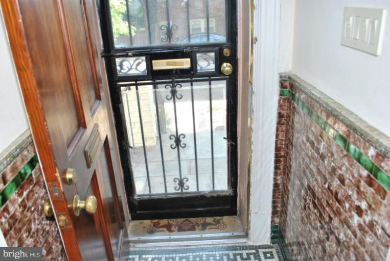 2254 Ontario Road Northwest Washington, DC 20009 - Photo 3 of 19 Entry