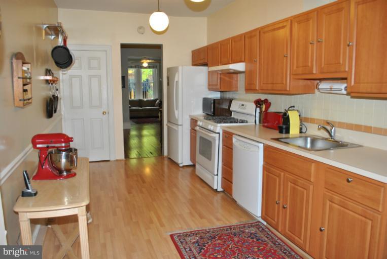 2254 Ontario Road Northwest Washington, DC 20009 - Photo 4 of 19 Kitchen
