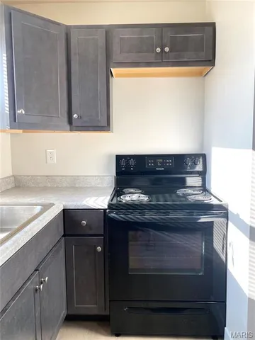 $69,900 | 2000 Meridian Avenue, Madison, IL 62060