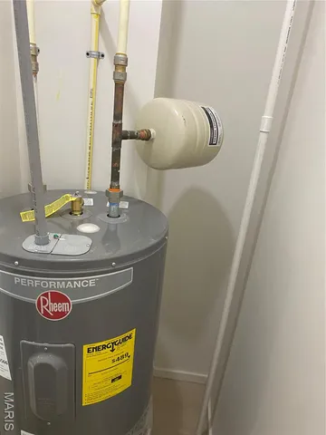 $69,900 | 2000 Meridian Avenue, Madison, IL 62060