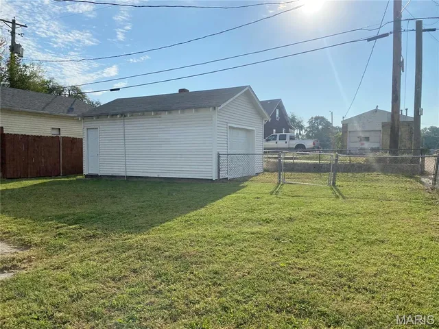 $69,900 | 2000 Meridian Avenue, Madison, IL 62060