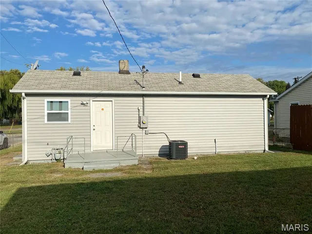 $69,900 | 2000 Meridian Avenue, Madison, IL 62060