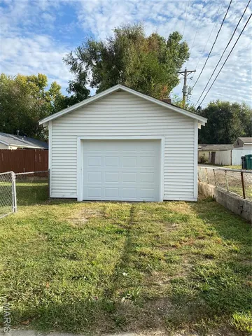 $69,900 | 2000 Meridian Avenue, Madison, IL 62060