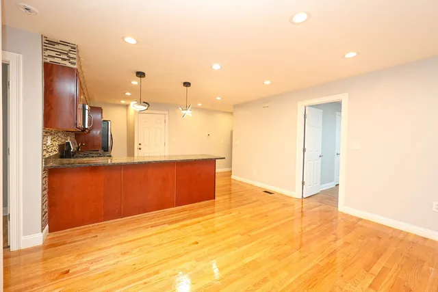 $3,100 | 35 Gleason Street, Unit 1, Boston, MA 02121