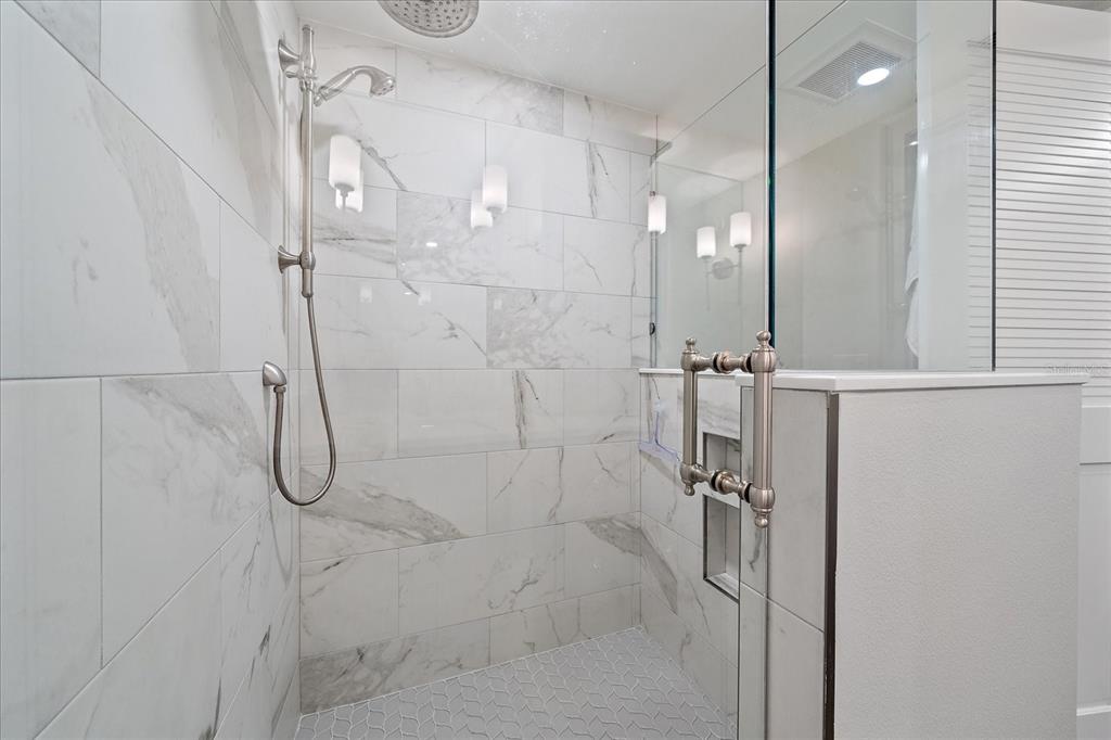 100 Sands Point Road, Unit 223 Longboat Key, FL 34228 - Photo 18 of 35 Gallery Image 18