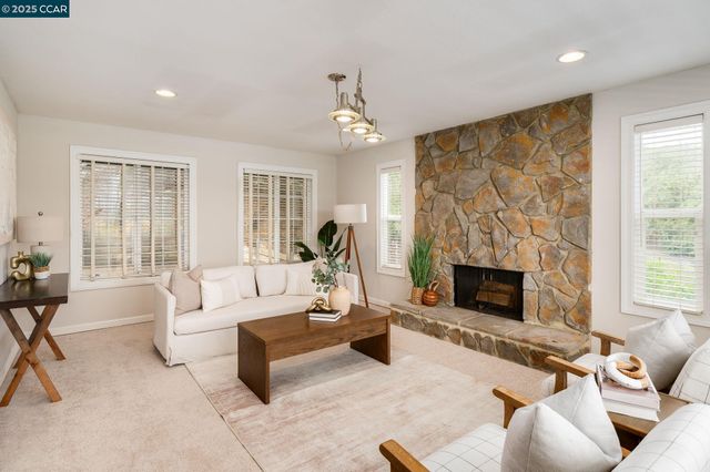 $1,095,000 | 1 Harris Hill Drive, Novato, CA 94947