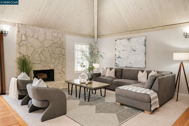 $1,095,000 | 1 Harris Hill Drive, Novato, CA 94947