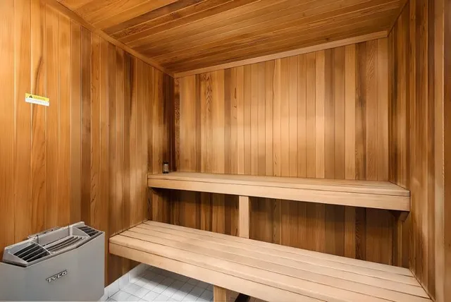 $1,700,000 | 15 West 53rd Street, Unit 40E | Midtown Central