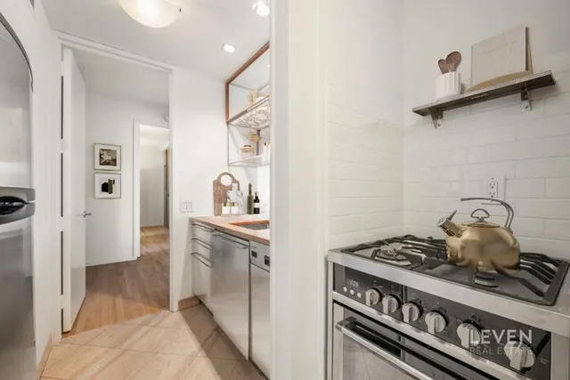 $1,700,000 | 15 West 53rd Street, Unit 40E | Midtown Central