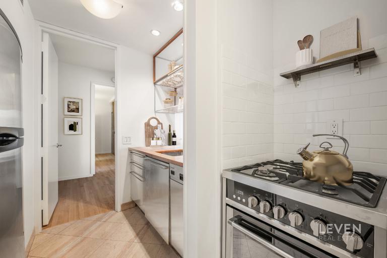 15 West 53rd Street, Unit 40E Manhattan, NY 10019 - Photo 4 of 21 Photo 4