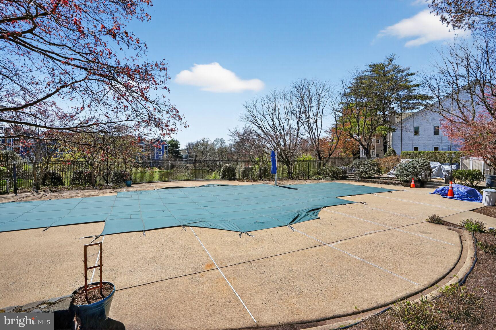 14322 Climbing Rose Way, Unit 306 Centreville, VA 20121 - Photo 30 of 35 a view of outdoor space and yard