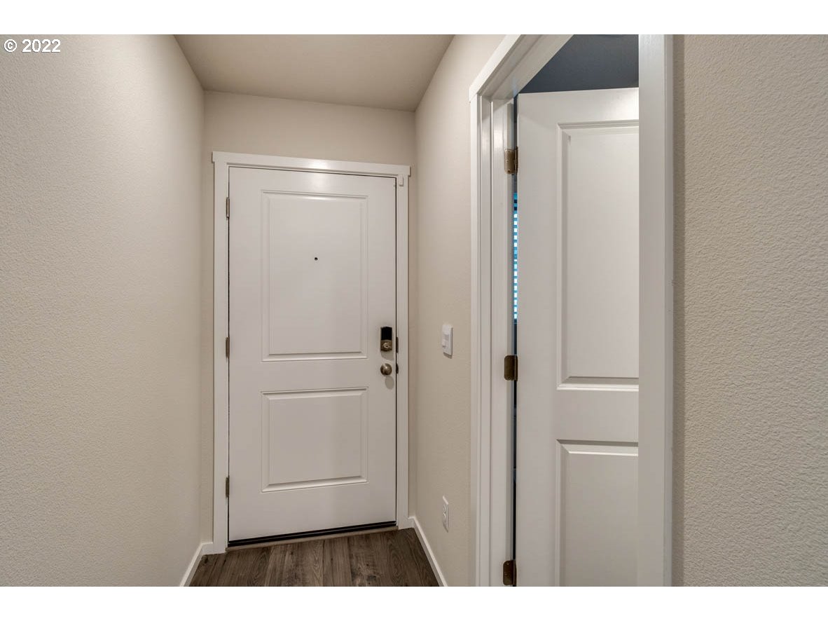 2813 North 2nd Way Ridgefield, WA 98642 - Photo 7 of 31 a view of a elevator
