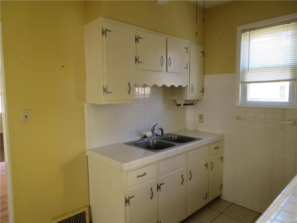 124 West 2nd Street Roxana, IL 62084 - Photo 14 of 40