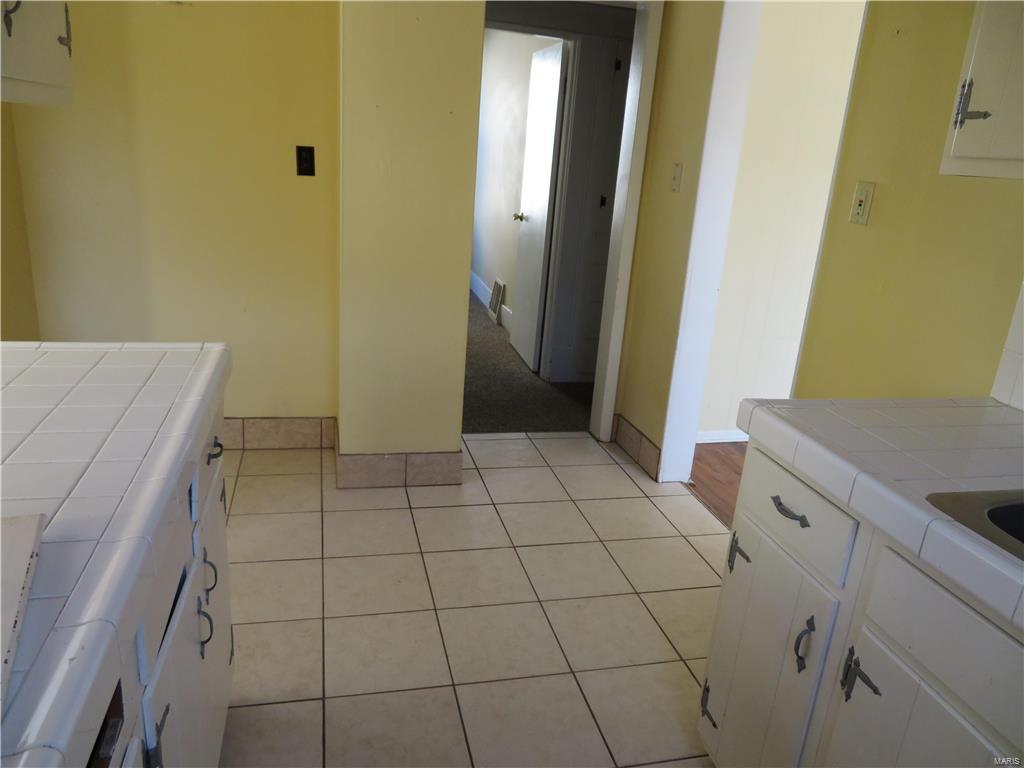 124 West 2nd Street Roxana, IL 62084 - Photo 16 of 40