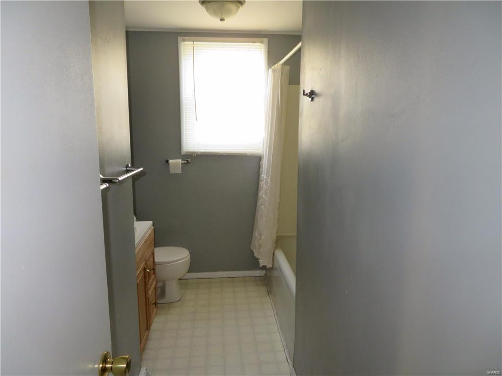 124 West 2nd Street Roxana, IL 62084 - Photo 23 of 40