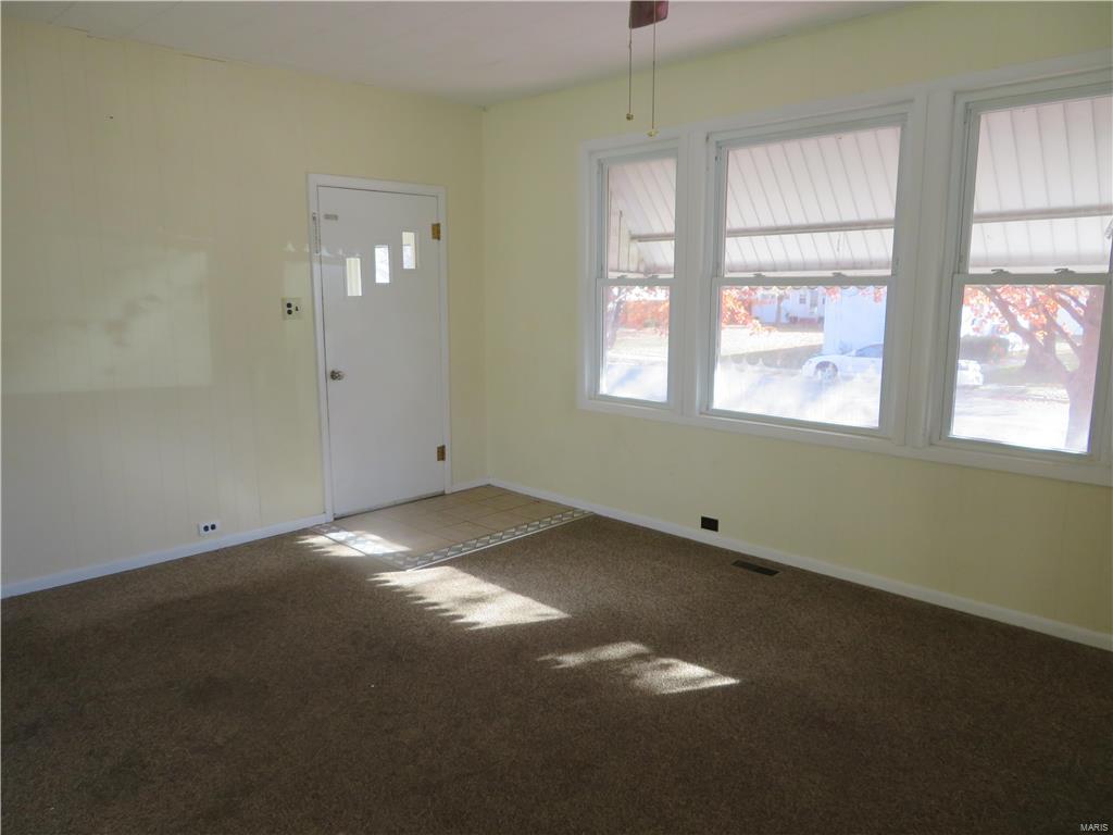 124 West 2nd Street Roxana, IL 62084 - Photo 8 of 40