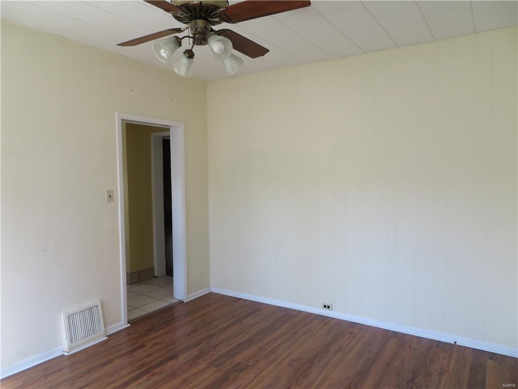124 West 2nd Street Roxana, IL 62084 - Photo 9 of 40
