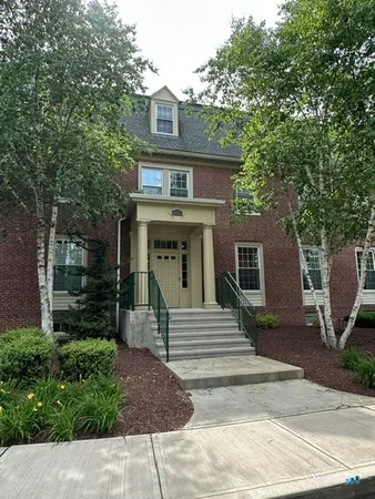 $259,900 | 295 Ridge Road, Unit 9, Wethersfield, CT 06109