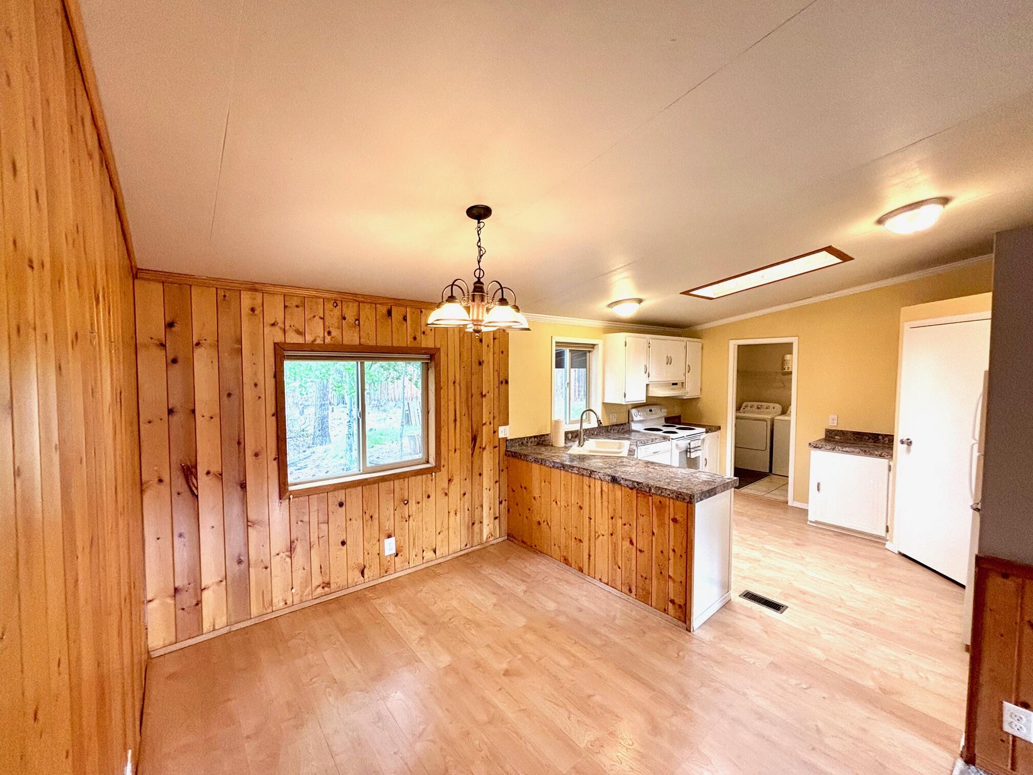 60217 Crater Road Bend, OR 97702 - Photo 10 of 28 10