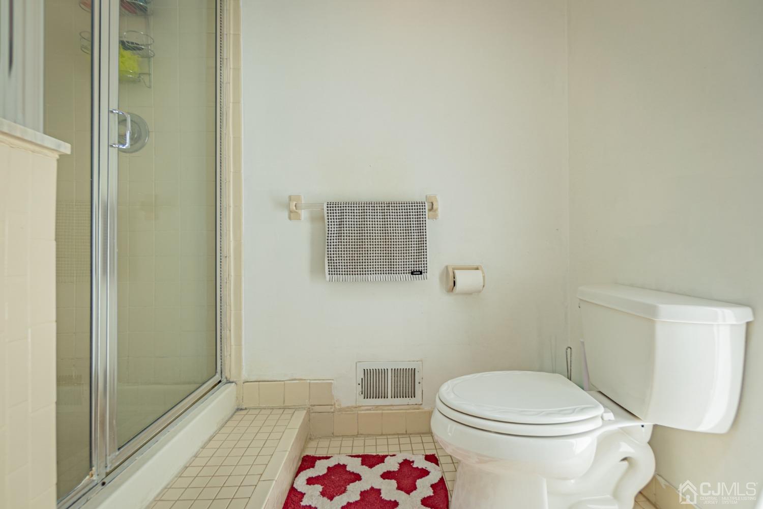 4105 Springbrook Drive Edison, NJ 08820 - Photo 31 of 40 Gallery Image 31