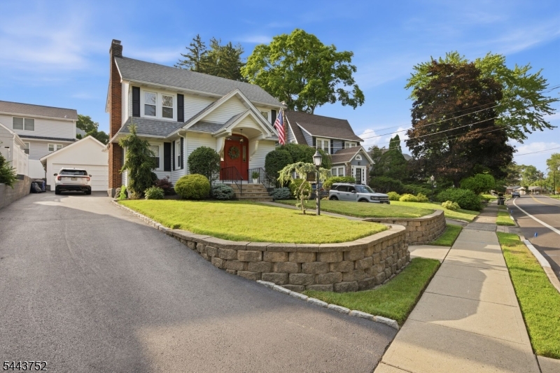 117 Wilmore Road Little Falls, NJ 07424 - Photo 2 of 36