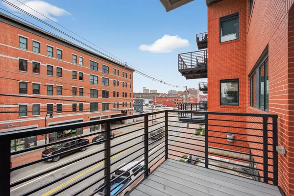 $679,000 | 383 Commercial Street, Unit 413, Portland, ME 04101