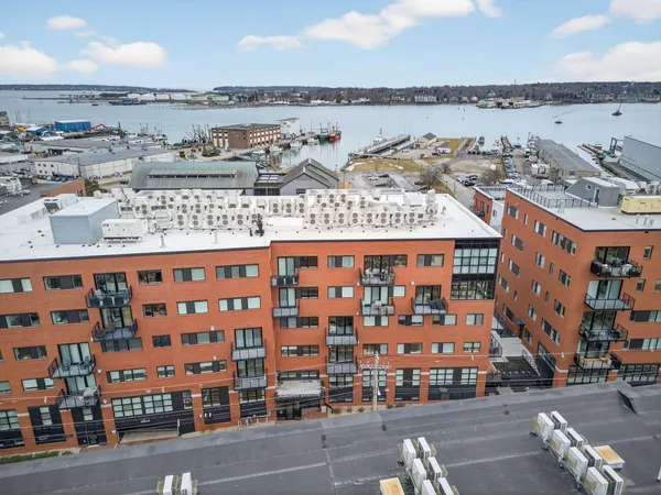 $679,000 | 383 Commercial Street, Unit 413, Portland, ME 04101