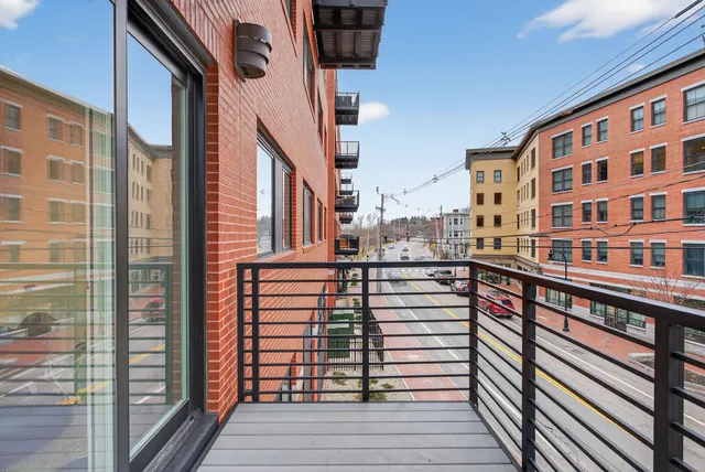 $725,000 | 383 Commercial Street, Unit 413, Portland, ME 04101