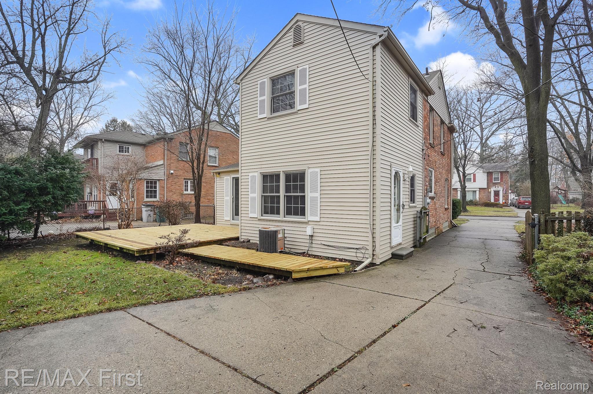 3780 Cumberland Road Berkley, MI 48072 - Photo 6 of 31 Gallery Image 6