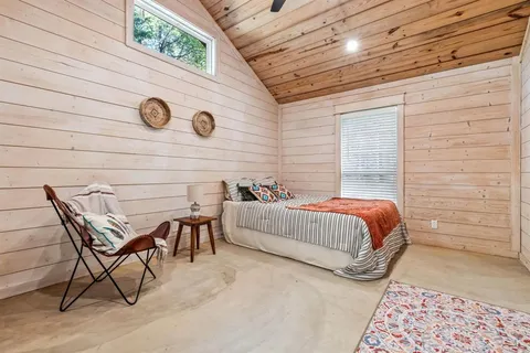 $1,199,000 | 18480 County Road 446, Lindale, TX 75771