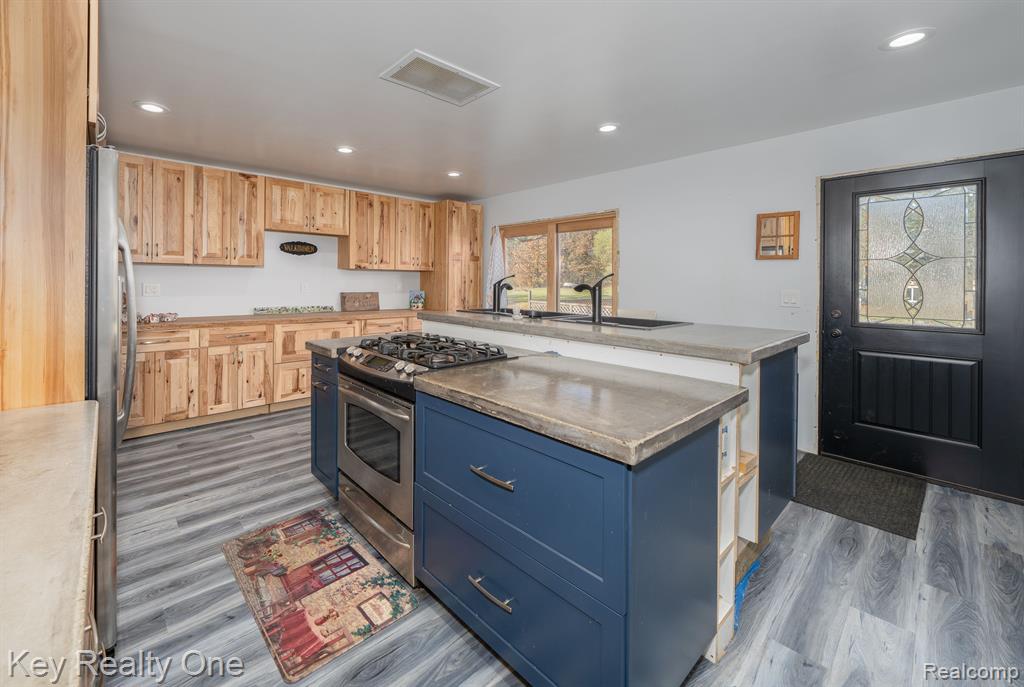 2197 Grange Hall Road Fenton, MI 48430 - Photo 14 of 33