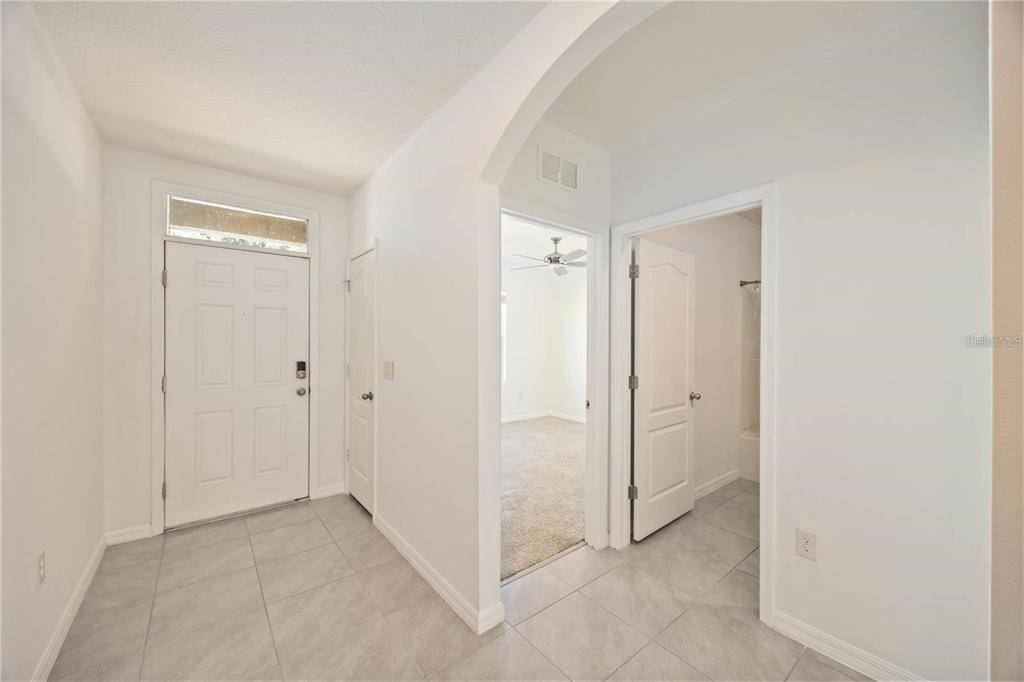 5473 Oro Valley Road Auburndale, FL 33823 - Photo 2 of 17 a view of an empty room