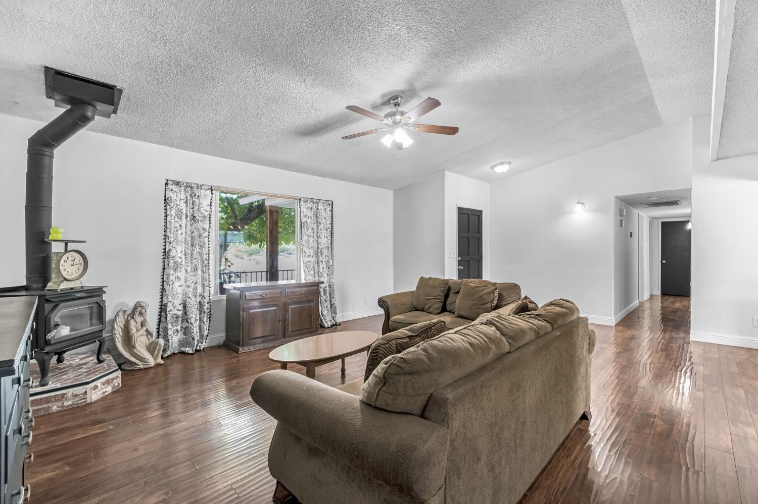 11975 Charlton Road Madera, CA 93636 - Photo 8 of 30 Gallery Image 8