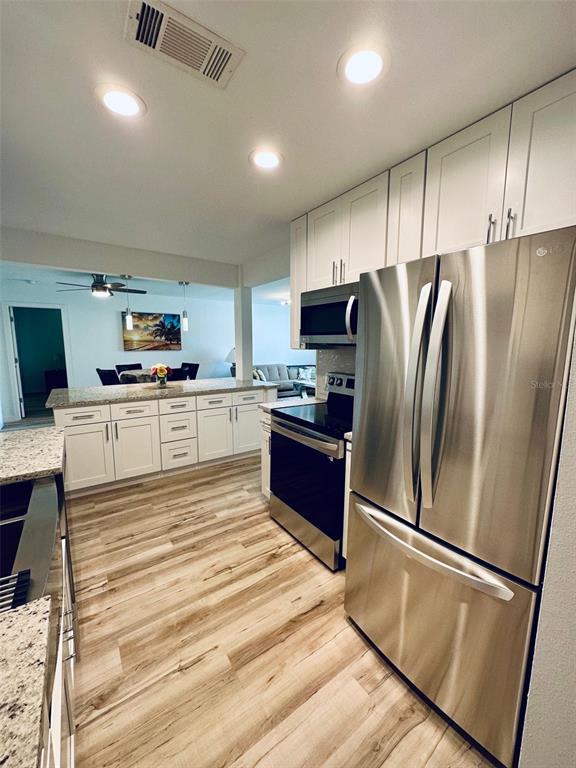 1045 Cumberland Road Venice, FL 34293 - Photo 8 of 33 Gallery Image 8