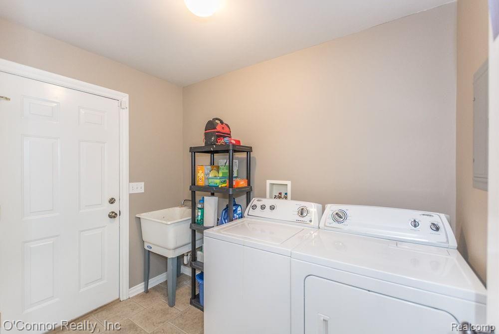 9519 Amy Road Algonac, MI 48001 - Photo 14 of 17