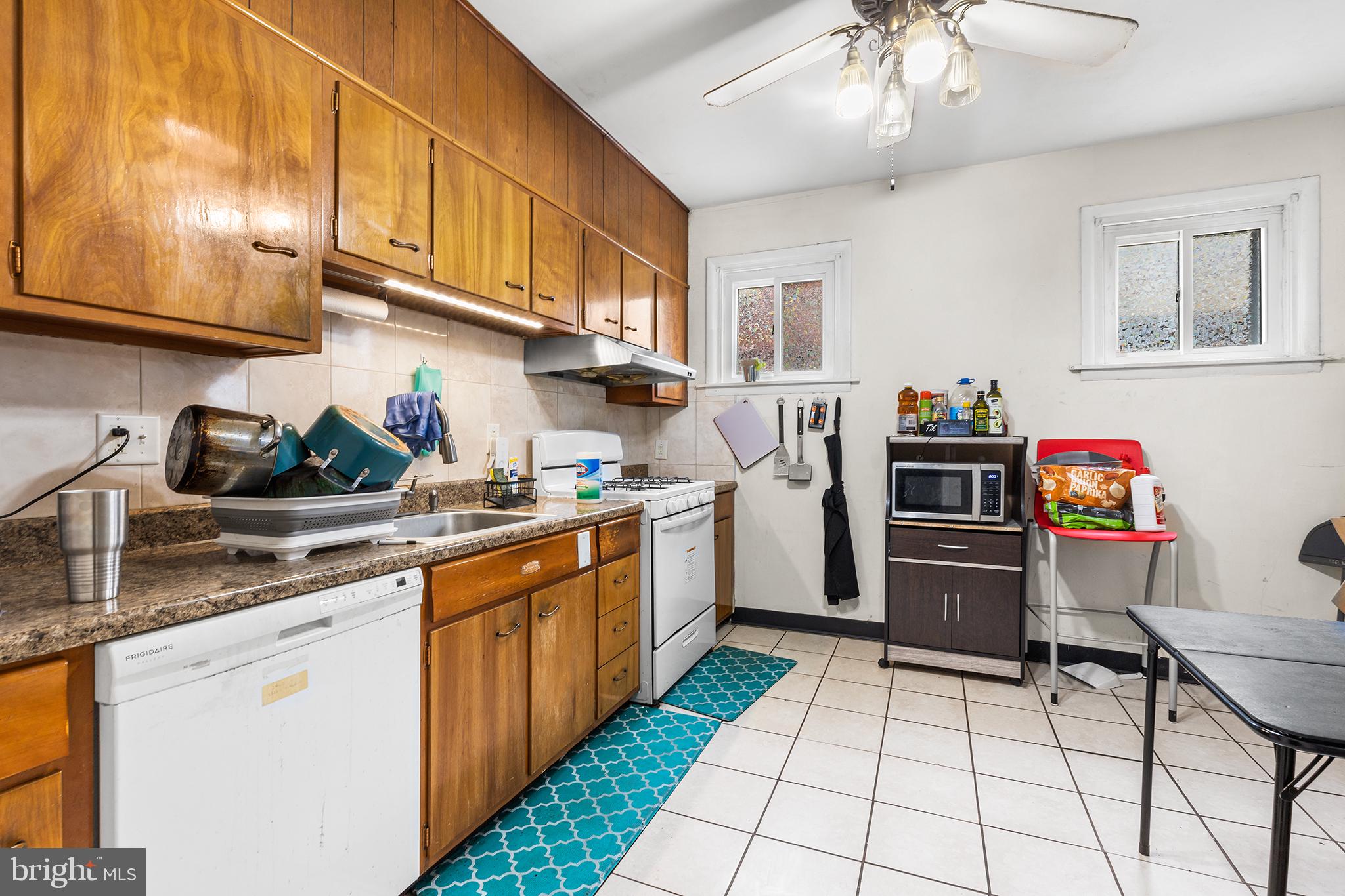 249 Wembly Road Upper Darby, PA 19082 - Photo 7 of 22