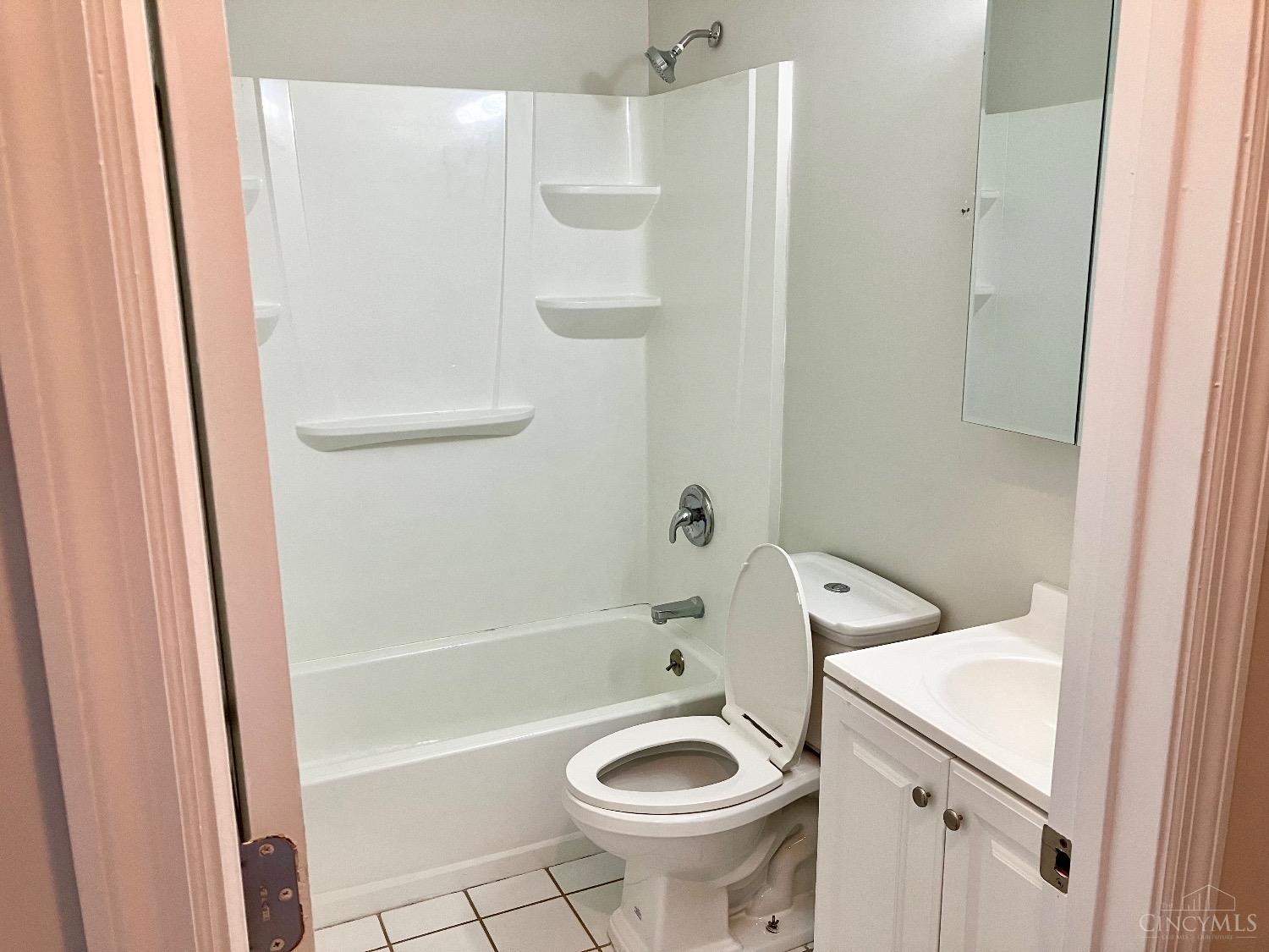 4553 Foley Road, Unit 4 Cincinnati, OH 45238 - Photo 7 of 16