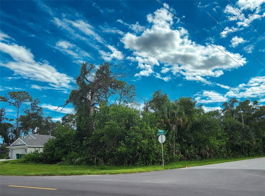 10 Hoffer Street Port Charlotte, FL 33953 - Photo 1 of 4 a view of a yard